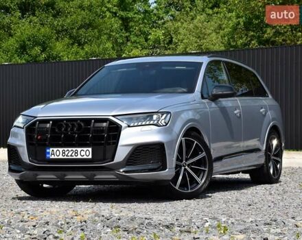 Серый Ауди SQ7, объемом двигателя 4 л и пробегом 87 тыс. км за 66000 $, фото 1 на Automoto.ua