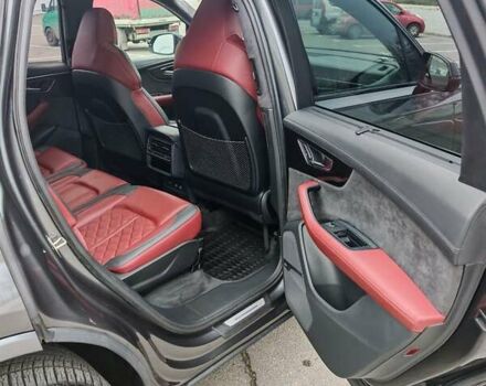 Сірий Ауді SQ7, об'ємом двигуна 4 л та пробігом 72 тис. км за 68000 $, фото 8 на Automoto.ua