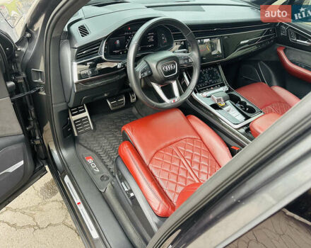 Серый Ауди SQ7, объемом двигателя 4 л и пробегом 111 тыс. км за 64000 $, фото 23 на Automoto.ua
