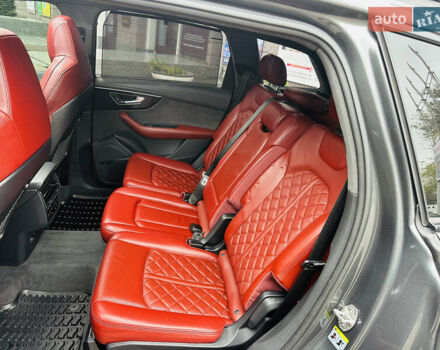 Серый Ауди SQ7, объемом двигателя 4 л и пробегом 111 тыс. км за 64000 $, фото 36 на Automoto.ua