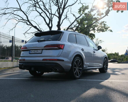 Сірий Ауді SQ7, об'ємом двигуна 4 л та пробігом 89 тис. км за 68000 $, фото 4 на Automoto.ua