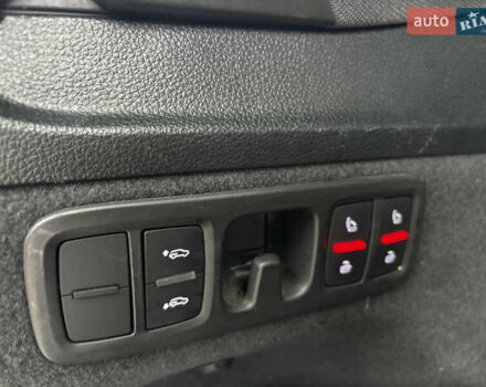 Серый Ауди SQ7, объемом двигателя 4 л и пробегом 78 тыс. км за 42000 $, фото 23 на Automoto.ua