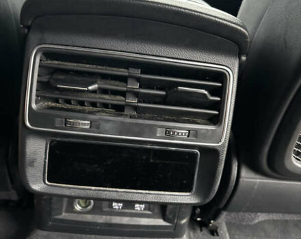 Серый Ауди SQ7, объемом двигателя 4 л и пробегом 78 тыс. км за 42000 $, фото 25 на Automoto.ua