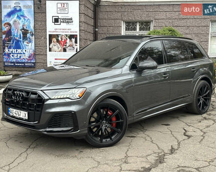 Серый Ауди SQ7, объемом двигателя 4 л и пробегом 111 тыс. км за 64000 $, фото 3 на Automoto.ua