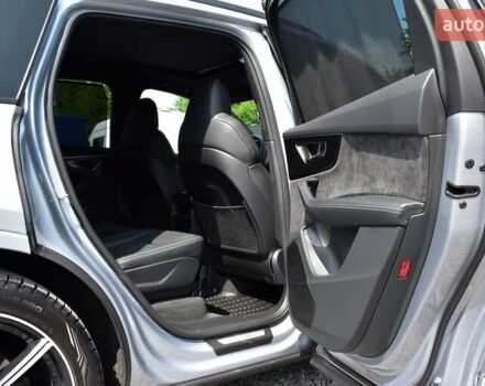Серый Ауди SQ7, объемом двигателя 4 л и пробегом 87 тыс. км за 66000 $, фото 60 на Automoto.ua