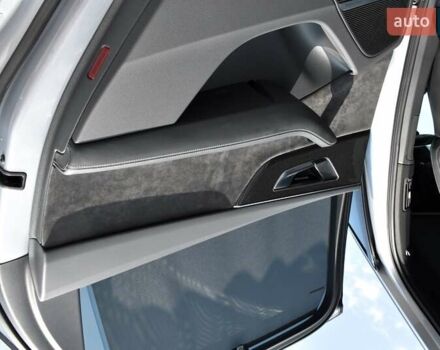 Сірий Ауді SQ7, об'ємом двигуна 4 л та пробігом 87 тис. км за 65000 $, фото 61 на Automoto.ua