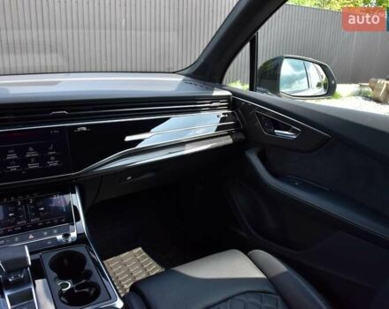 Сірий Ауді SQ7, об'ємом двигуна 4 л та пробігом 87 тис. км за 65000 $, фото 32 на Automoto.ua