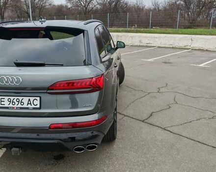 Сірий Ауді SQ7, об'ємом двигуна 4 л та пробігом 72 тис. км за 68000 $, фото 4 на Automoto.ua