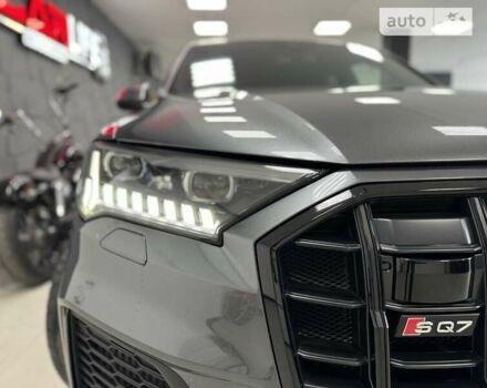 Серый Ауди SQ7, объемом двигателя 4 л и пробегом 74 тыс. км за 85500 $, фото 9 на Automoto.ua