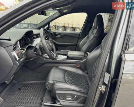 Сірий Ауді SQ7, об'ємом двигуна 4 л та пробігом 113 тис. км за 71900 $, фото 44 на Automoto.ua