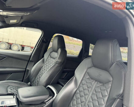Сірий Ауді SQ7, об'ємом двигуна 4 л та пробігом 113 тис. км за 71900 $, фото 45 на Automoto.ua