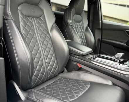 Серый Ауди SQ7, объемом двигателя 4 л и пробегом 114 тыс. км за 64900 $, фото 13 на Automoto.ua