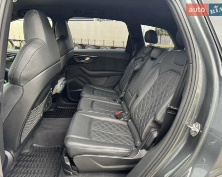 Сірий Ауді SQ7, об'ємом двигуна 4 л та пробігом 113 тис. км за 71900 $, фото 26 на Automoto.ua