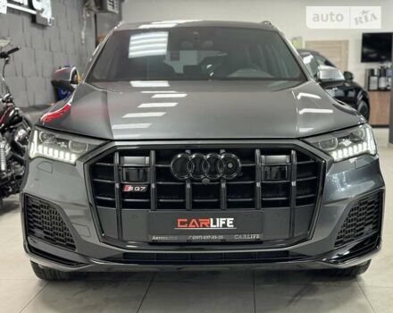 Сірий Ауді SQ7, об'ємом двигуна 4 л та пробігом 74 тис. км за 85500 $, фото 13 на Automoto.ua