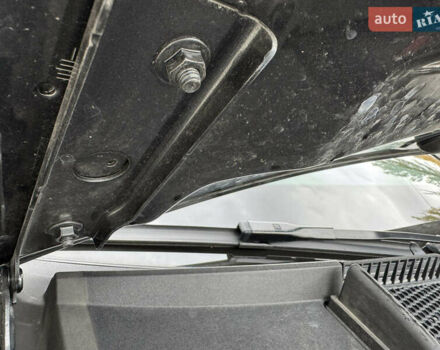 Сірий Ауді SQ7, об'ємом двигуна 4 л та пробігом 113 тис. км за 71900 $, фото 56 на Automoto.ua