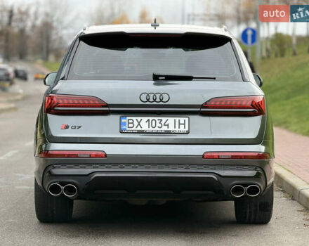 Серый Ауди SQ7, объемом двигателя 4 л и пробегом 114 тыс. км за 64900 $, фото 5 на Automoto.ua