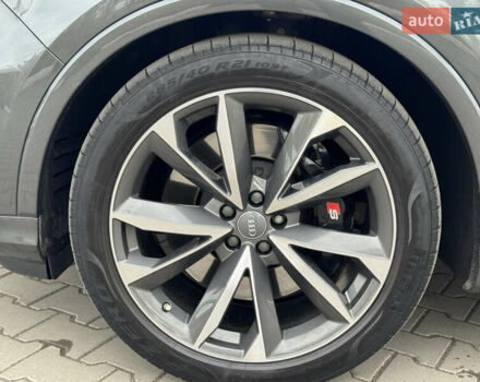 Сірий Ауді SQ7, об'ємом двигуна 4 л та пробігом 113 тис. км за 71900 $, фото 17 на Automoto.ua