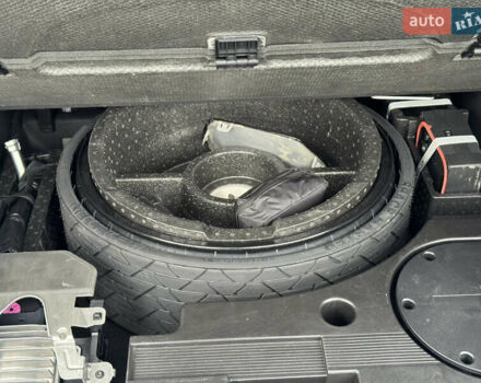 Сірий Ауді SQ7, об'ємом двигуна 4 л та пробігом 113 тис. км за 71900 $, фото 25 на Automoto.ua