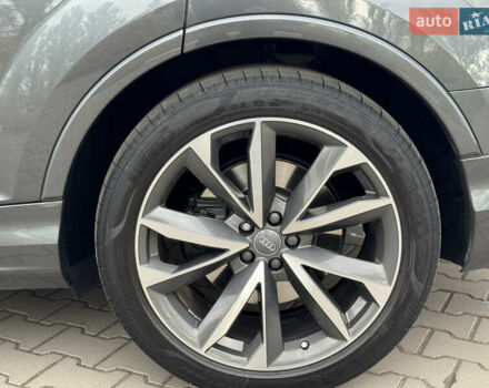 Сірий Ауді SQ7, об'ємом двигуна 4 л та пробігом 113 тис. км за 71900 $, фото 18 на Automoto.ua