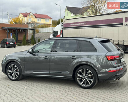 Сірий Ауді SQ7, об'ємом двигуна 4 л та пробігом 113 тис. км за 71900 $, фото 4 на Automoto.ua
