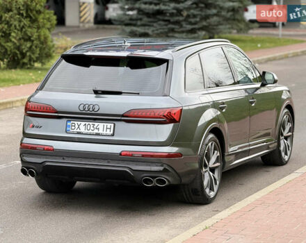 Серый Ауди SQ7, объемом двигателя 4 л и пробегом 114 тыс. км за 64900 $, фото 4 на Automoto.ua