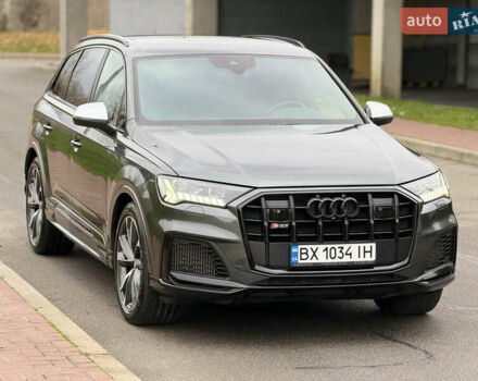 Серый Ауди SQ7, объемом двигателя 4 л и пробегом 114 тыс. км за 64900 $, фото 2 на Automoto.ua