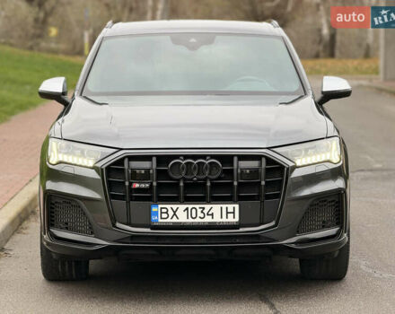 Серый Ауди SQ7, объемом двигателя 4 л и пробегом 114 тыс. км за 64900 $, фото 1 на Automoto.ua