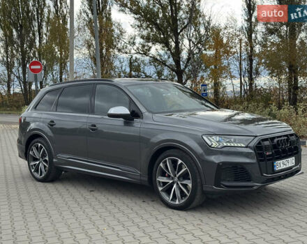 Сірий Ауді SQ7, об'ємом двигуна 4 л та пробігом 113 тис. км за 71900 $, фото 9 на Automoto.ua