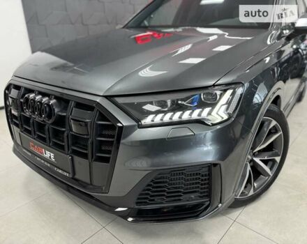 Сірий Ауді SQ7, об'ємом двигуна 4 л та пробігом 74 тис. км за 85500 $, фото 6 на Automoto.ua