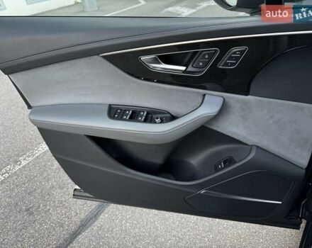 Серый Ауди SQ7, объемом двигателя 4 л и пробегом 65 тыс. км за 89900 $, фото 57 на Automoto.ua