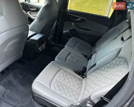 Серый Ауди SQ7, объемом двигателя 4 л и пробегом 65 тыс. км за 89900 $, фото 60 на Automoto.ua