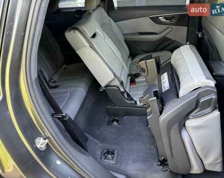 Серый Ауди SQ7, объемом двигателя 4 л и пробегом 65 тыс. км за 89900 $, фото 77 на Automoto.ua