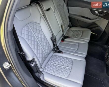 Серый Ауди SQ7, объемом двигателя 4 л и пробегом 65 тыс. км за 89900 $, фото 68 на Automoto.ua