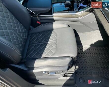 Серый Ауди SQ7, объемом двигателя 4 л и пробегом 45 тыс. км за 96500 $, фото 80 на Automoto.ua