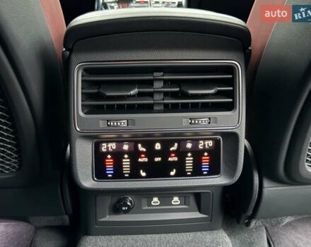 Серый Ауди SQ7, объемом двигателя 4 л и пробегом 24 тыс. км за 112950 $, фото 91 на Automoto.ua