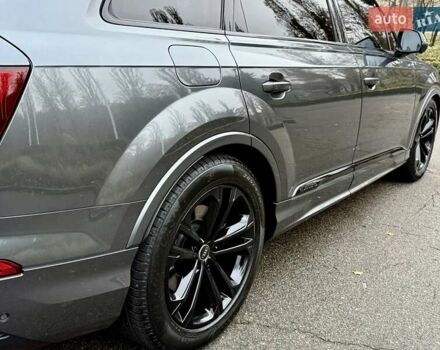 Серый Ауди SQ7, объемом двигателя 4 л и пробегом 24 тыс. км за 112950 $, фото 38 на Automoto.ua