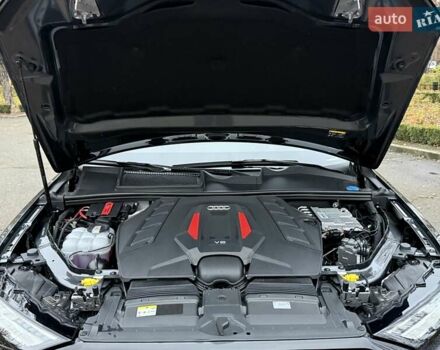 Серый Ауди SQ7, объемом двигателя 4 л и пробегом 24 тыс. км за 112950 $, фото 53 на Automoto.ua