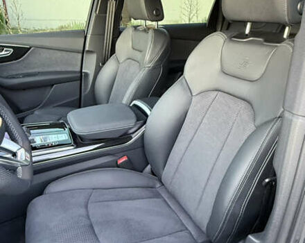 Серый Ауди SQ7, объемом двигателя 4 л и пробегом 1 тыс. км за 115900 $, фото 14 на Automoto.ua