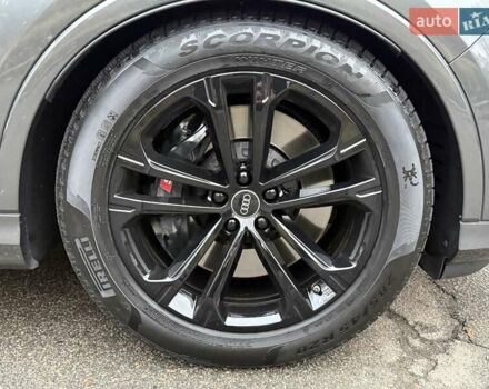 Серый Ауди SQ7, объемом двигателя 4 л и пробегом 24 тыс. км за 112950 $, фото 50 на Automoto.ua