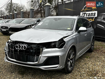 Серый Ауди SQ7, объемом двигателя 4 л и пробегом 78 тыс. км за 42000 $, фото 1 на Automoto.ua