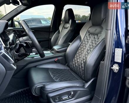 Синій Ауді SQ7, об'ємом двигуна 4 л та пробігом 136 тис. км за 77000 $, фото 35 на Automoto.ua