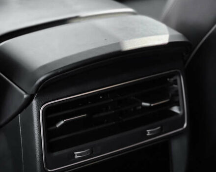 Белый Ауди SQ8, объемом двигателя 4 л и пробегом 70 тыс. км за 83000 $, фото 17 на Automoto.ua