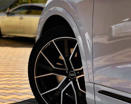 Белый Ауди SQ8, объемом двигателя 4 л и пробегом 70 тыс. км за 83000 $, фото 5 на Automoto.ua