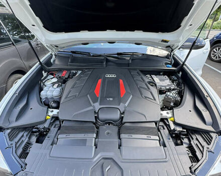 Білий Ауді SQ8, об'ємом двигуна 4 л та пробігом 75 тис. км за 75000 $, фото 13 на Automoto.ua