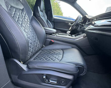 Білий Ауді SQ8, об'ємом двигуна 4 л та пробігом 75 тис. км за 75000 $, фото 10 на Automoto.ua