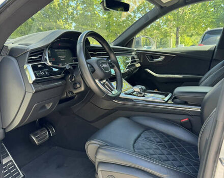 Білий Ауді SQ8, об'ємом двигуна 4 л та пробігом 75 тис. км за 75000 $, фото 18 на Automoto.ua