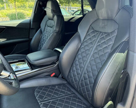 Білий Ауді SQ8, об'ємом двигуна 4 л та пробігом 75 тис. км за 75000 $, фото 23 на Automoto.ua