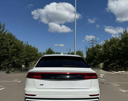 Білий Ауді SQ8, об'ємом двигуна 4 л та пробігом 75 тис. км за 75000 $, фото 4 на Automoto.ua