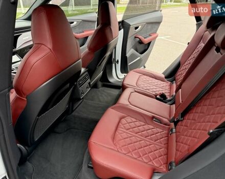 Белый Ауди SQ8, объемом двигателя 4 л и пробегом 30 тыс. км за 111000 $, фото 54 на Automoto.ua