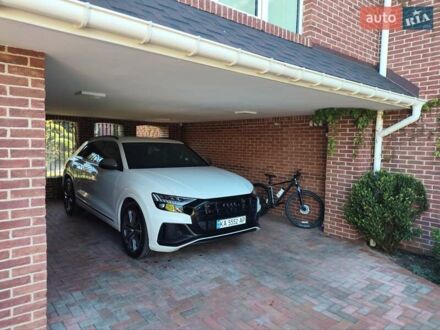 Ауди SQ8 2022 в Киеве на Automoto.ua Белый Ауди SQ8, объемом двигателя 4 л и пробегом 25 тыс. км за 90000 $, фото 1 на Automoto.ua